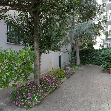 Corso Como-bosco Verticale Con Balcone ミラノ