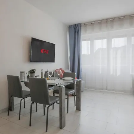 Corso Como-bosco Verticale Con Balcone Daire