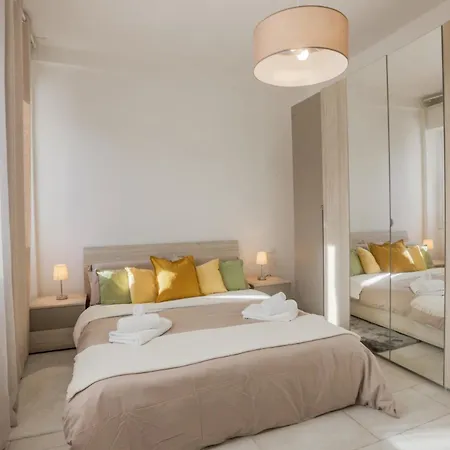 Daire Corso Como-bosco Verticale Con Balcone *