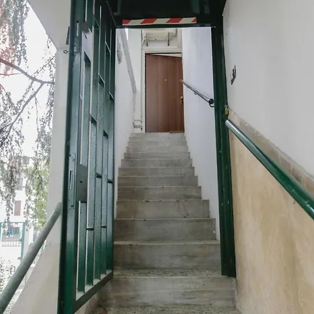 Daire Corso Como-bosco Verticale Con Balcone *